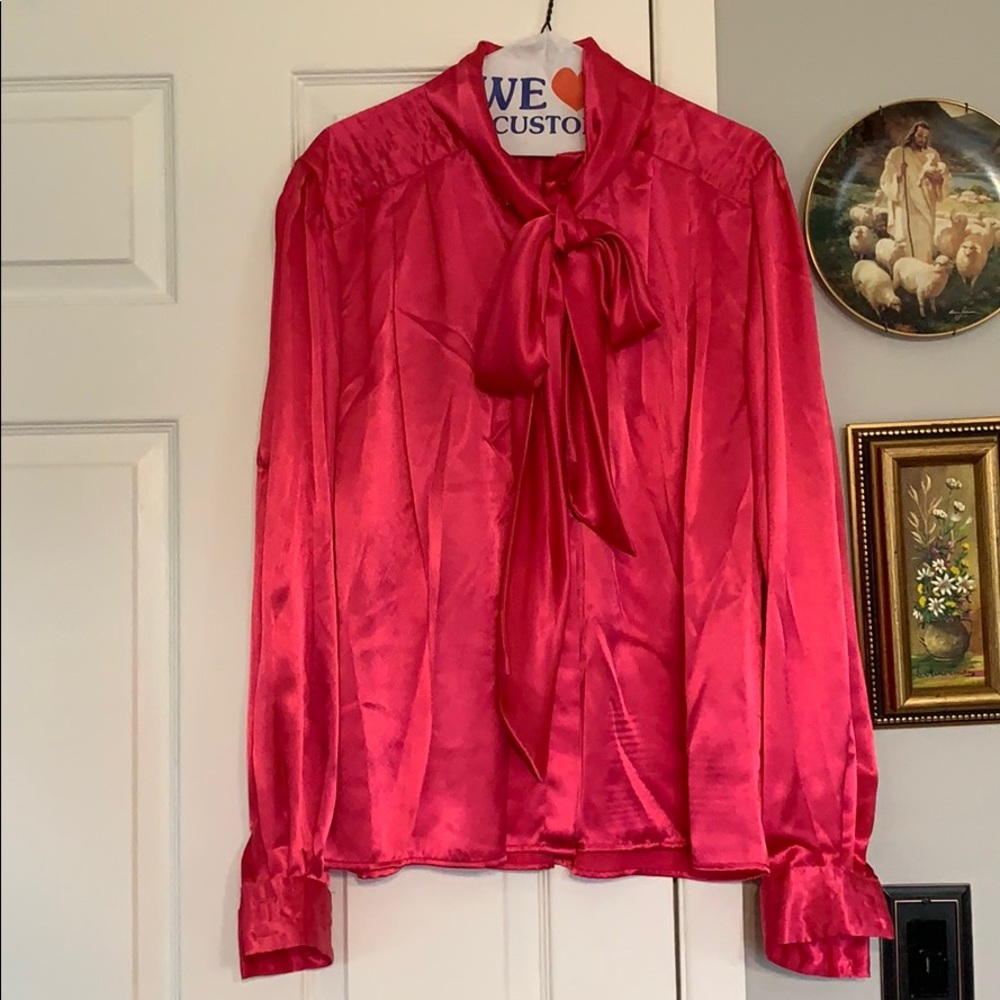 Blouse button up!